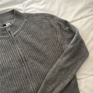 H&M zip up sweater
